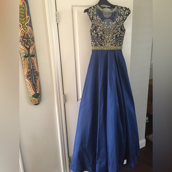 Mac Duggal Ballgown with pockets size - 2 - Picture 2 of 6